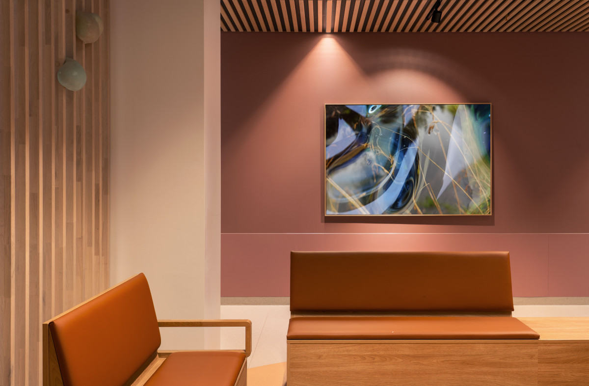 3.rd floor waiting room. Art photo: Sjå gjennom #04, 120x180 cm, Chromalux.
Documentation by Jon Gorospe