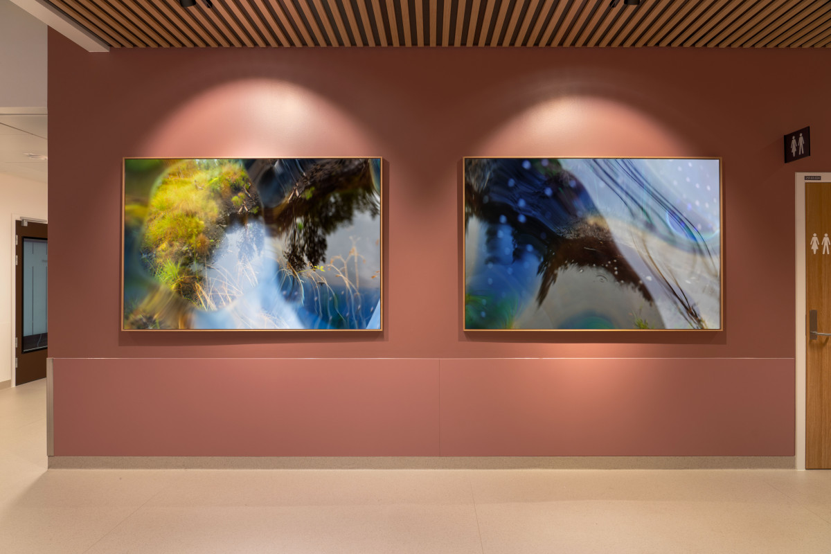 3.rd floor waiting room. Art photo: Sjå gjennom #05 and #06, 120x180 cm, Chromalux. Documentation by Jon Gorospe